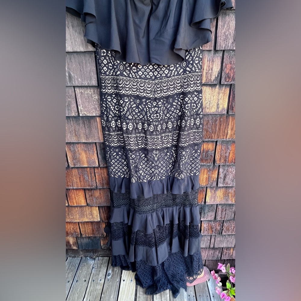 Tadashi Shoji black beige maxi formal gown • elegant resort wear • size 14 - Picture 5 of 10
